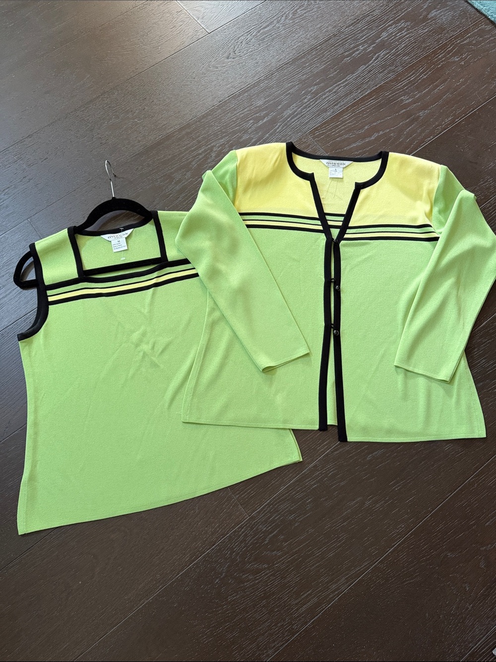 Misook Lime Green and Black Knit Top with Yellow Accent